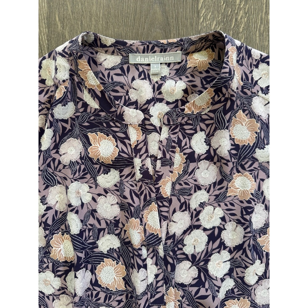 Daniel Rainn Floral Split Neck Blouse S Purple Roll-Tab Sleeve NWOT - Picture 2 of 4